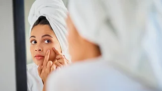 Πώς να σταματήσω να πειράζω τα σπυράκια; 5 εγγυημένοι τρόποι να δώσεις τέλος σε αυτήν την κακή συνήθεια!