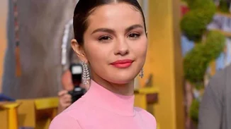 H Selena Gomez προτείνει μουσική, ταινίες και podcasts που μπορείς να απολαύσεις στο σπίτι
