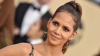 Halle Berry | Αυτή η DIY μάσκα είναι τελικά το μυστικό της νεανικής της εμφάνισης