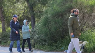 Η σπάνια εμφάνιση της Έλενας Κατραβά με τον Λορέντζο Καριέρε