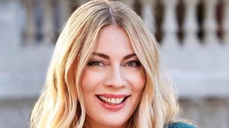 Σμαράγδα Καρύδη | Ο Θοδωρής Αθερίδης τής έβαψε τα μαλλιά και αυτό είναι το αποτέλεσμα