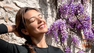 Νικολέττα Ράλλη | Με πιο φουσκωμένη κοιλίτσα από ποτέ στη μετακίνηση «6» στο κέντρο της Αθήνας