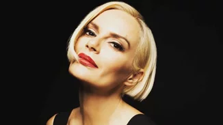 Έλενα Χριστοπούλου | Καστανή για πρώτη φορά