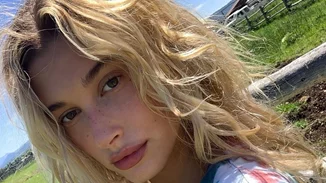 Ένα περιστατικό ανάγκασε τη Hailey Bieber να ζητήσει δημόσια συγγνώμη για τη συμπεριφορά της