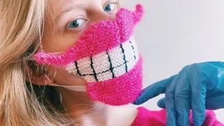 Μια designer από την Ισλανδία φτιάχνει τις πιο funky μάσκες