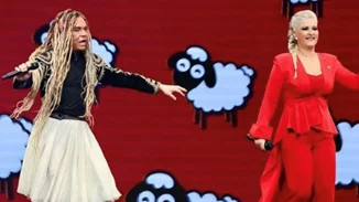 J2US | Τρύφωνας Σαμαράς - Αυτή είναι η εμφάνιση που προκάλεσε την έντονη αντίδραση της Δέσπονας Βανδή