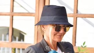 Μαρέβα Γκραμπόφσκι Μητσοτάκη | Φωτογραφίζεται με την προστατευτική μάσκα από το brand της