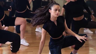 Η εκπρόσωπος της Eurovision, Stefania, μάς παρουσιάζει την dance version του “Super G!rl”