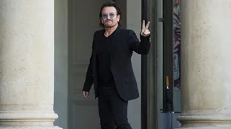 Ο Bono έγινε 60 ετών και δημοσίευσε τα 60 τραγούδια που του έσωσαν τη ζωή