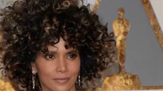 Η Halle Berry εξηγεί τον λόγο που είναι τέλειο να είσαι single
