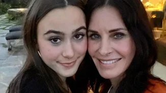 Σαν emo girl | Η κόρη της Courteney Cox, Coco, δίνει μία πιο νεανική όψη στο βλέμμα της μητέρα της