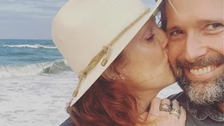 Julianne Moore | Ο 22χρονος γιος της, Caleb, είναι ginger όπως εκείνη και της μοιάζει εξωφρενικά