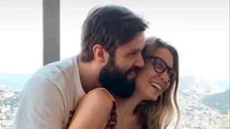 Γενέθλια για την Κατρίνα Τσάνταλη | Η έκπληξη του συντρόφου της, Ανδρέα Βούλγαρη, και η τρυφερή αγκαλιά (pics)