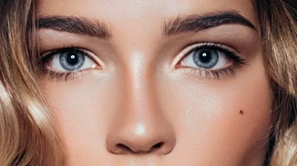 Τα αίτια που πυροδοτούν την ακμή ενηλίκων και δεν το ήξερες