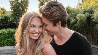 Η Romme Strijd ανακοίνωσε την εγκυμοσύνη της