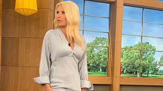 Η Eλένη Μενεγάκη έχει αδυναμία σε αυτό το στυλ φορέματος | Είναι ιδανικό για τις ζεστές μέρες