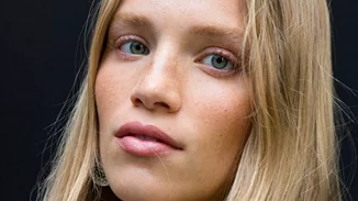 Πώς να φαίνονται πιο ανοιχτόχρωμα τα μάτια μου; Τα makeup tips που πρέπει να ξέρεις