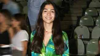 Μελίνα Νικολαΐδη | Η φωνή και το στιλ του 17χρονου κοριτσιού που θα απασχολήσει στο μέλλον (pics, vid)