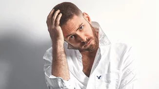 Τζέισον Αντιγόνη | «Mε πιέζουν να πάω στο GNTM και το Big Brother»