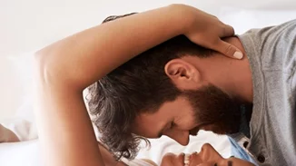 Sex Therapy | 10 τρόποι να μην έχουμε ΠΟΤΕ ΠΙΑ άγχος στο κρεβάτι