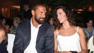 Η βόλτα του Μαρακάκη με τη σύζυγο και την κόρη τους στη Βουλιαγμένη (pics)