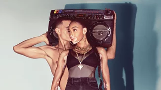 Η Winnie Harlow φέρνει την Τζαμαϊκανή κληρονομιά στη νέα συλλογή Steve Madden