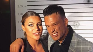 Κώστας Σόμμερ | Η έκπληξη από τη νέα του σύντροφο για τα γενέθλιά του και οι στιγμές δίπλα στην πισίνα