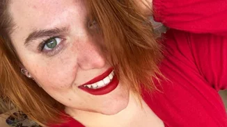 Τέλος ΚΑΙ τα ginger μαλλιά για τη Δανάη Μπάρκα | Η ηθοποιός έγινε ξανθιά