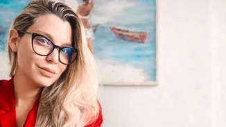 Κατρίνα Τσάνταλη | Η συγγραφέας και γόνος της γνωστής οικογένειας οινοποιών έχει ένα minimal σπίτι (pics)