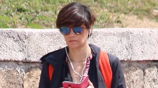 Άννα Μαρία Παπαχαραλάμπους | Βόλτα με το νέο της look και casual outfit