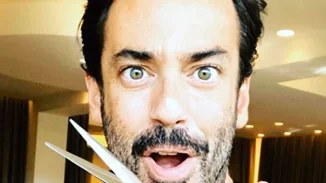 Πώς θα λειτουργήσουν τα κομμωτήρια από Δευτέρα; Ο Πάνος Καλλίτσης εξηγεί (vid)