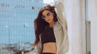 Χριστίνα Μπόμπα | Το crop top που επέλεξε σε βραδινή έξοδο με τις φίλες της