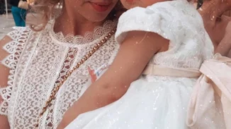 Γνωστή Ελληνίδα πρώην μοντέλο βάφτισε την ενός έτους κόρη της μετά την καραντίνα (pic)