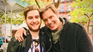 Στράτος Τζώρτζογλου | Σπάνια πλάνα με τον γιο του, Αλκιβιάδη - Η μεγάλη ομοιότητα μεταξύ των δύο ανδρών