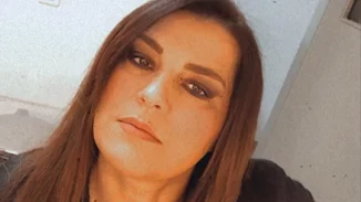 «Φαντασίες για ταξίδια και για συναυλίες και παθιασμένους έρωτες» | Σπάνια φωτογραφία από τα εφηβικά χρόνια της Κατερίνας Ζαρίφη