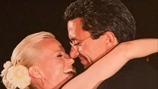 Επέτειος για τον Νίκο Χατζηνικολάου και την Κρίστυ Τσολακάκη | Η αδημοσίευτη φωτογραφία από τον γάμο τους