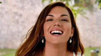 «Believe in your selfie» | Η Βάσω Λασκαράκη ποζάρει χωρίς μακιγιάζ