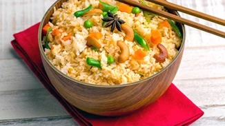 Ασιατική Σαλάτα με Ρύζι και Τζίντζερ