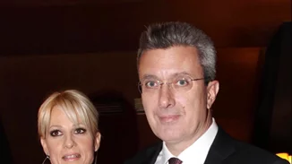 Νίκος Χατζηνικολάου | Η φωτογραφία με την κόρη του στη θάλασσα