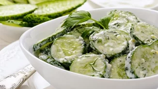 Aγγουροσαλάτα με γιαούρτι