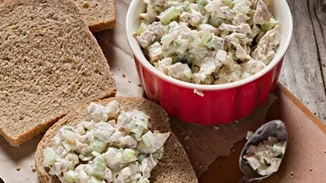 Κοτοσαλάτα | Πώς θα φτιάξουμε την πιο νόστιμη συνταγή