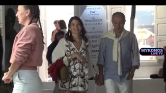 Δήμητρα Μέρμηγκα | Το λευκό φόρεμα της 27χρονης για βραδινή βόλτα με τον 64χρονο σύζυγό της στη Μύκονο