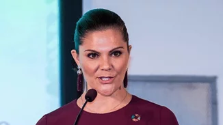 Πριγκίπισσα Βικτώρια | Η εμφάνιση με αέρινο, ρομαντικό H&M φόρεμα που έγινε θέμα συζήτησης