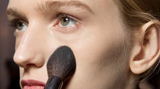 Οι καλύτερες πούδρες της αγοράς από 10 ευρώ | Ποια είναι η δική σου αγαπημένη;