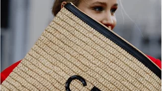 The Big Bag Club: Ένας Instagram λογαριασμός σατιρίζει τις oversized τσάντες