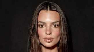 Η Εmily Ratajkowski έγινε για πρώτη φορά ξανθιά