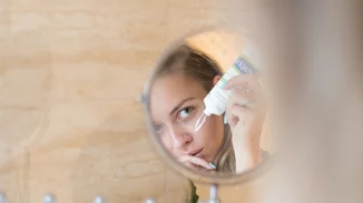 Δεν φεύγει με τίποτα η ακμή; Να τι μπορεί να φταίει!