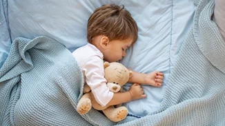 Ύπνος στις διακοπές | Συμβουλές για να μη βγει το παιδί από τη ρουτίνα ύπνου του και να είναι ξεκούραστο