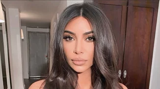 Η Kim Kardashian έβαψε τα μαλλιά της κόκκινα -και όχι δεν είναι περούκα!