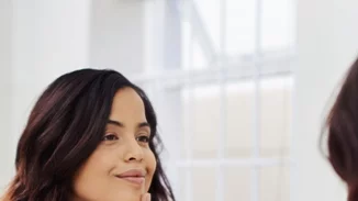 Μάσκα με ελαιόλαδο και γάλα για τις σακούλες κάτω από τα μάτια